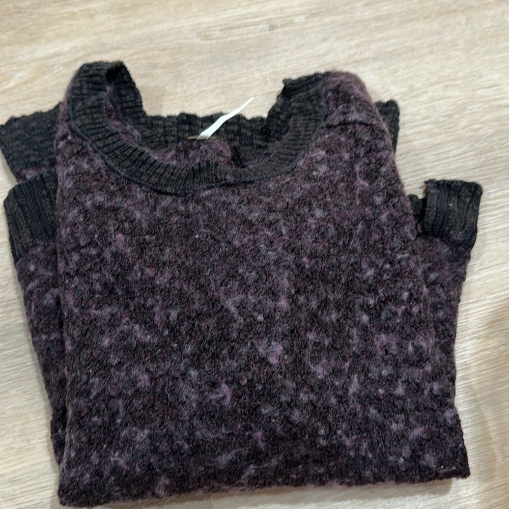 Small FREE PEOPLE honeycomb purple sweater top - S